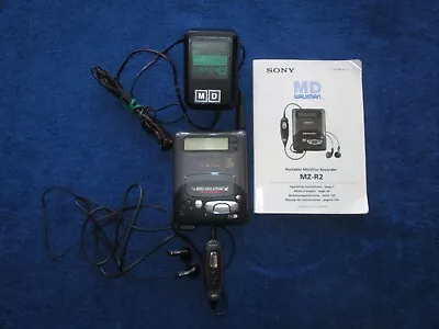Kaufen SONY MD Walkman  M2 - R2  Mini Disc Recorder Mit Kopfhörer Und Ladeadapter • 223€