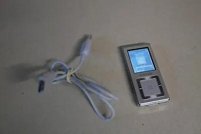 Kaufen Samsung YP-Z5 2GB - Silber MP3 Audio Musik Player Komplett • 41.34€