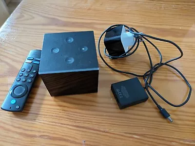 Kaufen Fire TV Cube│Hands-free Mit Alexa, 4K Ultra HD-Streaming-Mediaplayer • 75€