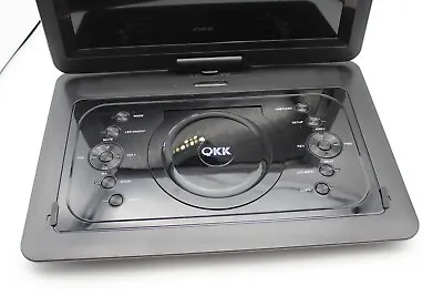 Kaufen QKK 14.1  Tragbarer DVD Player, 6 Stunden Akku, 270° Drehbares HD Display • 74.99€