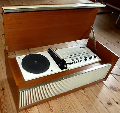 Kaufen WEGA WEGAPHON - TYP 530 - Radio-Plattenspieler-Kombination - 60er Jahre • 150€