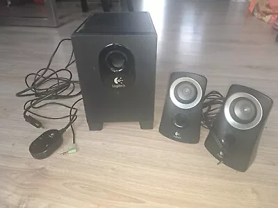 Kaufen Logitech Z-313 System Speaker, PC Lautsprecher, Boxen • 1€