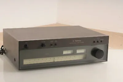 Kaufen Technics ST-8080 Vintage High End FM-Tuner – HiFi Klassiker • 109.99€