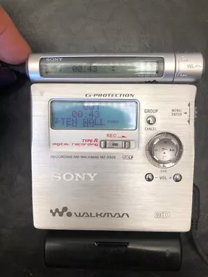 Kaufen MiniDisc SONY MZ-R909 MD Walkman Portable MiniDisc Recorder/Player - Silver • 150€