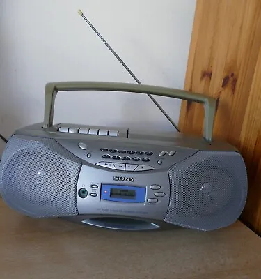 Kaufen SONY CFD-S26L Radio Recorder Mit CD Player Und Cassettendeck  Bass Reflex • 40€