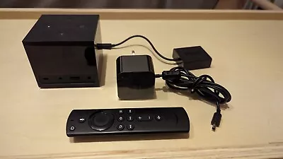 Kaufen Amazon Fire TV Cube (2. Gen) 4K UHD-Streaming-Mediaplayer • 49.96€
