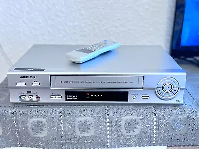 Kaufen VHS VCR MEDION MD 42277 HiFi Stereo 6 Kopfe Longplay Videorecorder Videorekorder • 75€