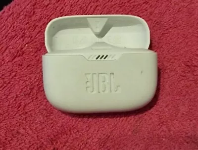 Kaufen 2 Paar - JBL Tune 130NC TWS Bluetooth - Ladecases  - Weiß Und Schwarz  • 35€