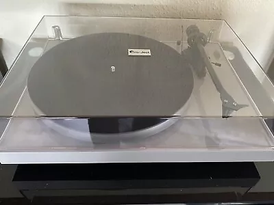 Kaufen Pro-Ject Debut Carbon Esprit Plattenspieler Grau Acrylplattenteller Ortofon 2M • 289€