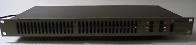 Kaufen Phonic PEQ-3400 Stereo Graphic Equalizer (2x 15-Band),19 Zoll Gerät • 3.50€