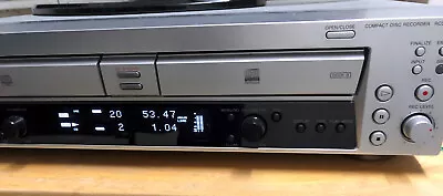 Kaufen Sony RCD-W100 High-End Audio-CD Recorder In Silber • 160€