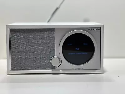 Kaufen Tivoli Audio Model One Digital 2G Radio FM/DAB+/Bluetooth/WiFi Weiß/grau • 195€