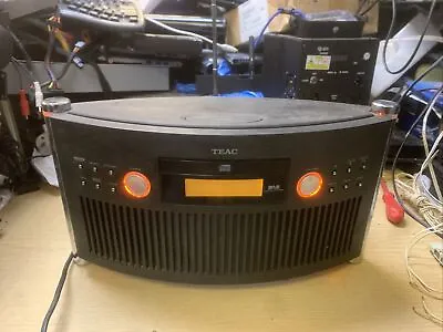 Kaufen Teac CD Receiver SR-L50 Radiowecker HiFi System - Defekt • 23.37€